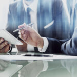 Geschäftsleute beraten sich